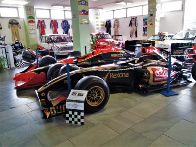 Lotus Renault GP (R31)