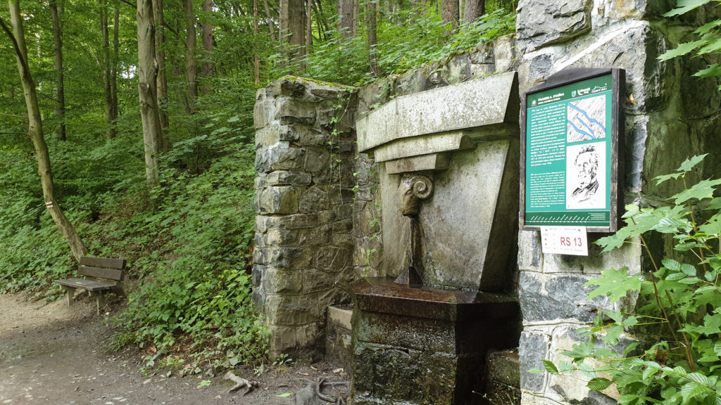 Riegrova stezka - studánka Antala Staška