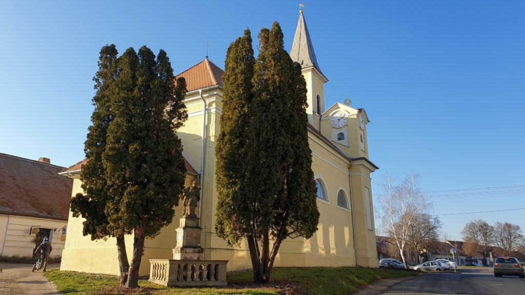 Iváň, kostel sv. Bartoloměje