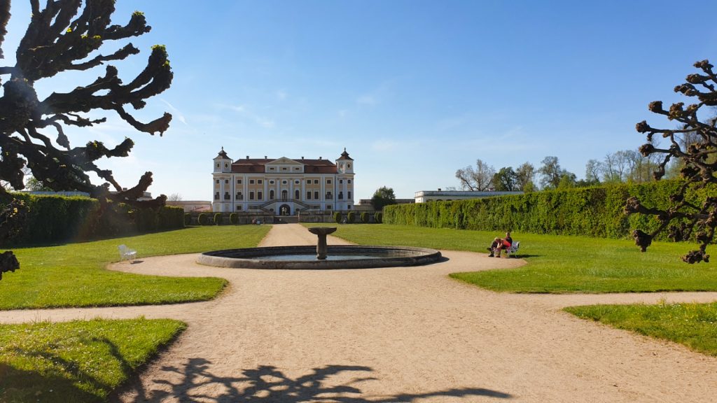 zámek Milotice - pohled ze zahrady