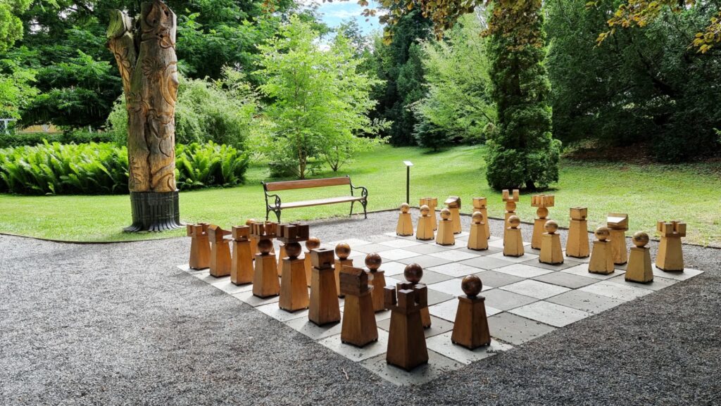 Arboretum Bílá Lhota - šachy