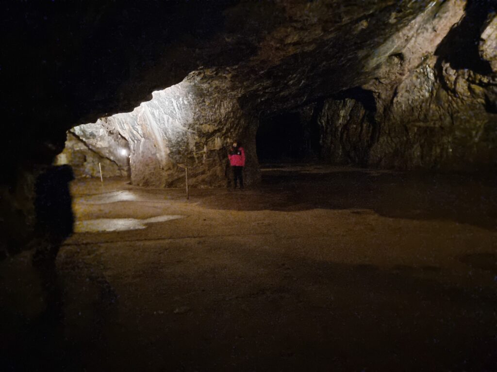 Jeskyně Výpustek a její rozsáhlé chodby