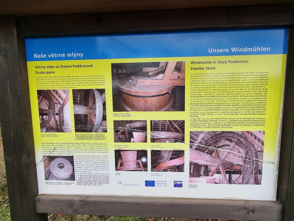 Informační tabule u Větrného mlýna Poddvorov