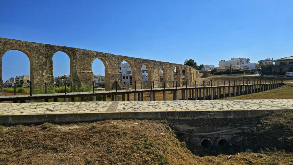 Kamares aqueduct - Larnaka, Kypr