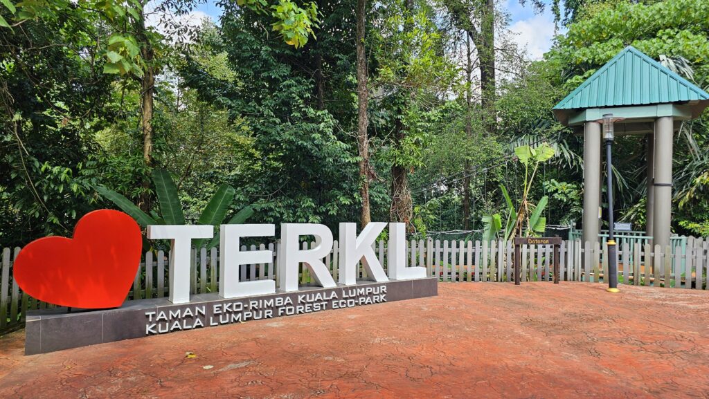 Den třetí - Kuala Lumpur Eco Park a lví tanec Kuala Lumpur Eco Park, Malajsie