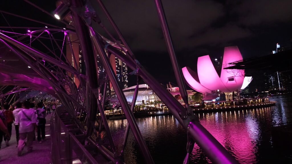 Den čtvrtý - Singapur - Marina Bay a Supertree Helix Bridge, Singapur