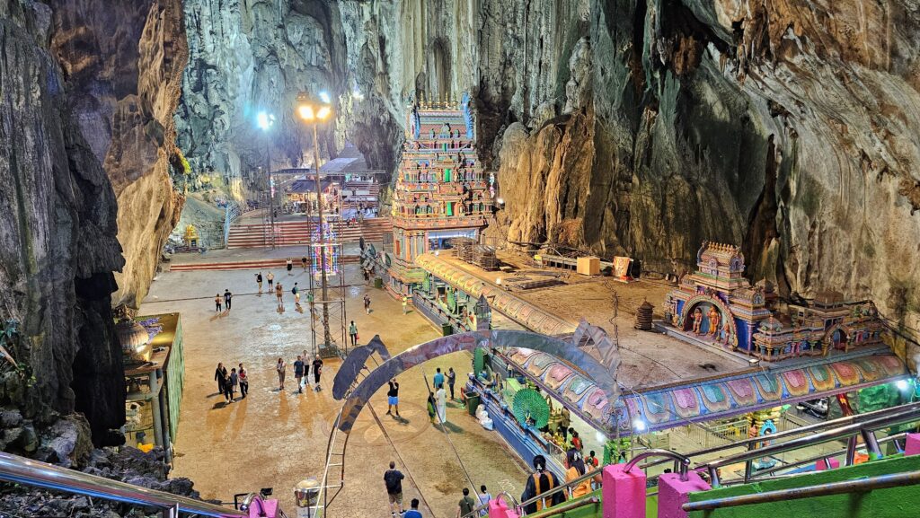 prostor s chrámy, Batu Cave, Malajsie