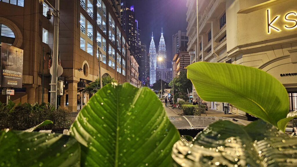 Petronas Tower v noci, Kuala Lumpur, Malajsie