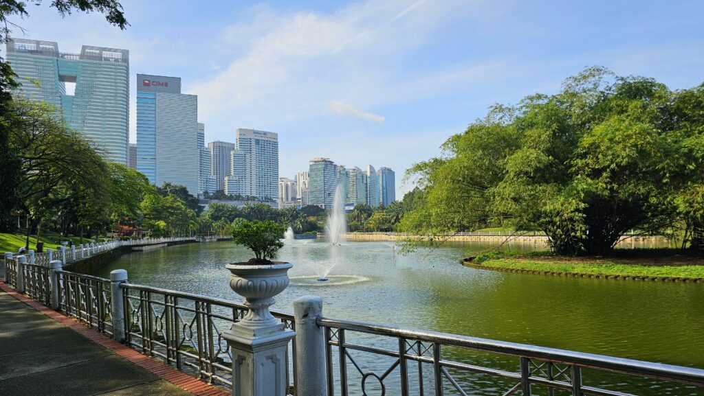 Den dvanáctý - Botanická zahrada v Kuala Lumpur a Muzeum textilu Botanická zahrada Perdana, Kuala Lumpur, Malajsie