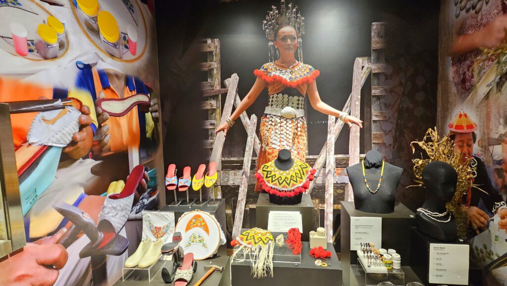 Den dvanáctý - Botanická zahrada v Kuala Lumpur a Muzeum textilu Muzeum textilu, Kuala Lumpur, Malajsie